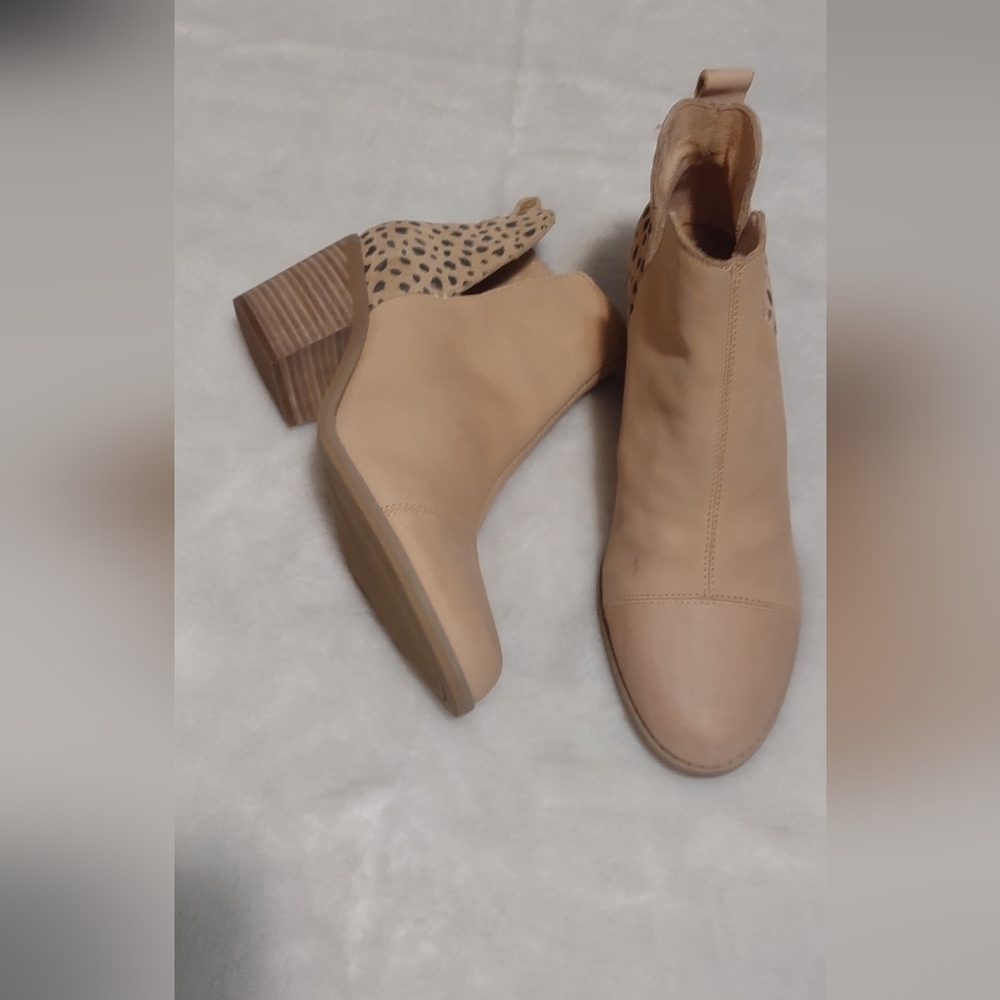 Stylish Tan Ankle Boots